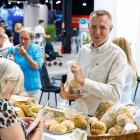 Zdjęcie pokazuje KGW „Wiejska Chata” w Ostrówku na tagrach Warsaw Food Expo 2026. /...