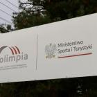 Zdjęcia z otwarcia hali sportowej oraz ślubowania uczniów w Szkole Podstawowej w...