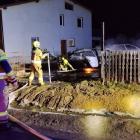 Zdjęcia z miejsca pożaru samochodu w m. Hutka w powiecie kłobuckim / fot.: OSP Hutka