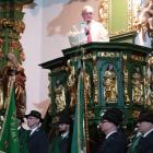 Zdjęcie z uroczystej mszy świętej hubertowskiej i jubileuszu 80-lecia Koła Łowieckiego...