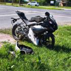 Na zdjęciu wypadek w Lututowie. Zderzenie auta z motocyklem / fot.: Joanna Major