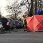 Starszy mężczyzna nagle umiera jadąc na rowerze w Wieluniu. Zdjęcie z akcji służb /...