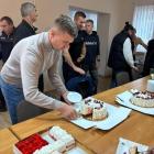 Tak strażaków z OSP Szczyty po działaniach na rzecz powodzian witali mieszkańcy/fot....