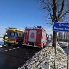 Zdjęcie z miejsca tragicznego wypadku karetki w Wielkopolsce. Dwie osoby nie żyją /...