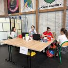 Zdjęcie pokazuje piknik HDK w Hali Sportowej ZS1. / Fot.: Adam Adrjanek