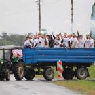 Przyczepa oraz traktor - tak awans świętuje Orion Olewin.fot.Orion Olewin