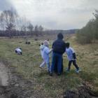 Zdjęcie pokazuje akcje czysta rzeka w gminie Osjaków fot.: Gmina Osjaków