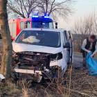 Zdjęcie z miejsca wypadku w gminie Byczyna (pow. kluczborski, woj. opolskie). Auto...