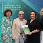 Na zdjęciu podpisanie umowy na dofinansowanie termomodernizacji budynków sportowych na...