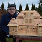 Edward Chłód z Wielunia do swojej kolekcji miniaturowych budowli dołączy wkrótce model...