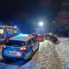 Zdjęcie z wypadku w Brzezinach, gdzie trzy osoby trafiły do szpitala, w tym 6-letnie...