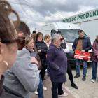 Zdjęcie pokazuje konferencje na targowisku, zwołaną przez Pawła Rychlika. / fot.: Adam...