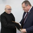 Ksiądz prof. Wojciech Bęben honorowym obywatelem Działoszyna / fot.: Urząd Miejski w...