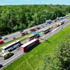 Na zdjęciu wypadek dwóch autokarów wiozących dzieci na A4 / fot.: KPP w Mysłowicach