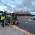 Zdjęcie z akcji strażaków i policjantów w Wierzchlesie, gdzie miało dojść do pożaru...