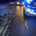 Zdjęcie z miejsca wypadku w Trębaczewie. Potrącenie rowerzysty przez samochód osobowy /...