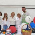Wiceprezes Fundacji Dla Zdrowia wraz ze stoiskiem medycznym.fot.Łukasz Płuciennik 