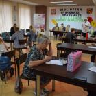 Zdjęcie pokazuje II dyktando dla dorosłych Open. / fot.: Gminna Biblioteka Publiczna w...