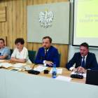 1.	Wójt Jacek Olczyk przypomina, że od 2018 r. prowadzi korespondencję z PKP w sprawie...