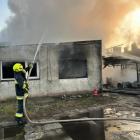 Zdjęcia z akcji gaszenia pożaru obiektów magazynowych w Tyblach / fot.: OSP Czastary