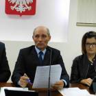 Przewodniczący rady, Leszek Janeczek, na pierwszym miejscu postawił budżety domowe...
