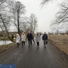 Nowo oddany odcinek drogi gminnej w Dubiu. Inwestycja obejmuje nową nawierzchnię,...