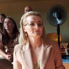 Monika Jabłońska, naczelnik Wydziału Oświaty, w działoszyńskim ratuszu, nie ukrywa ulgi...