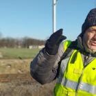 Na zdjęciu Zbigniew Browarny na przejeździe kolejowym w Białej Drugiej, gdzie doszło do...