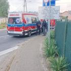 Zdjęcie z miejsca zderzenia osobówki z autobusem w Raciszynie na ul. Częstochowskiej /...