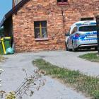 Na zdjęciu służby w akcji podczas pożaru w m. Walenczyzna (gm. Skomlin), wywołanego...
