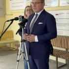 Zdjęcie pokazuje konferencję prasową pod szpitalem w Wieluniu. / fot.: Adam Adrjanek
