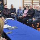 Zdjęcia ze spotkania burmistrza Pawła Okrasy z mieszkańcami w sprawie likwidacji Szkoły...