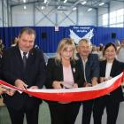 Zdjęcia z otwarcia hali sportowej oraz ślubowania uczniów w Szkole Podstawowej w...