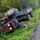 Ciągnik rolniczy w rowie / fot.: KPP Radomsko