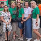 Zdjęcia z kwesty wolontariuszy ze Szkoły Podstawowej w Działoszynie na rzecz leczenia...