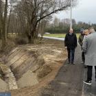 Nowo oddany odcinek drogi gminnej w Dubiu. Inwestycja obejmuje nową nawierzchnię,...