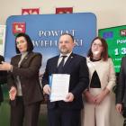 Na zdjęciu podpisanie umów UMWŁ ze Starostwem Powiatowym w Wieluniu na dofinansowanie...