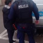Zdjęcie z zatrzymania poszukiwanej 58-latki przez policjantów w Wołczynie / fot.: KPP w...