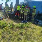 Na zdjęciu wypadek w m. Antoniówka w gminie Kleszczów. Trzy ranne osoby z powiatu...