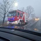 Zdjęcie z miejsca wypadku ciężarówki w Janowie w gminie Ostrówek (pow. wieluński) /...