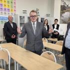 Zdjęcie z uroczystego otwarcia ekopracowni w dwóch wieluńskich szkołach / fot.:...