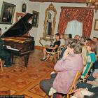 Zdjęcie pokazuje koncert w Muzeum Wnętrz Dworskich w Ożarowie fot.: Muzeum Ziemii...