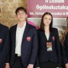 Na zdjęciu Powiat Wieluński podpisuje umowę z wykonawcą na termomodernizację budynku II...