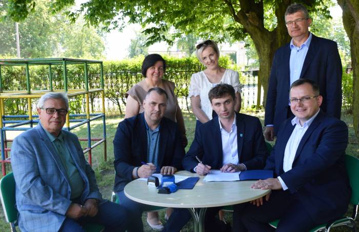 Podpisanie umowy na budowę żłobka i przedszkola w Złoczewie