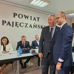 Zdjęcie: Wieluń wiadomości Kulisy Powiatu Portal gazeta Kulisy kulisy