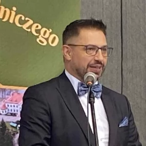 Zdjęcie: Wieluń wiadomości Kulisy Powiatu Portal gazeta Kulisy kulisy