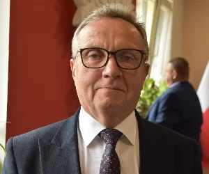 Zdjęcie: Wieluń wiadomości Kulisy Powiatu Portal gazeta Kulisy kulisy