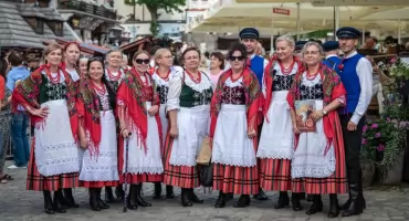 Ożarów na ludową nutę: Wielki sukces na 59. Ogólnopolskim Festiwalu Kapel i Śpiewaków Ludowych w Kazimierzu Dolnym