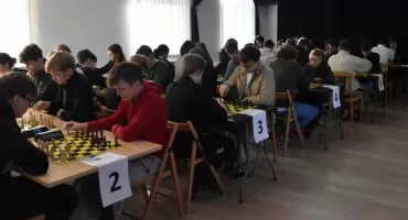 Szachiści II LO Wieluń wśród najlepszych w województwie. Ósme miejsce w finale Licealiady 2025/26