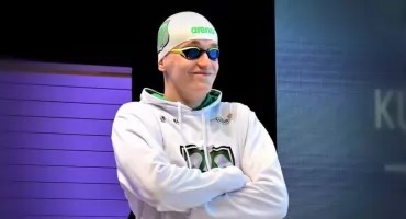 Mikołaj Popiel z Pajęczna z medalami Mistrzostw Polski w pływaniu. Złoto w sztafecie i brąz indywidualnie w Szczecinie
